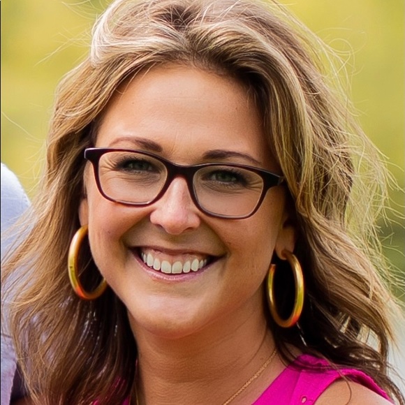 Meet your Posher, Theresa - Picture 1 of 1